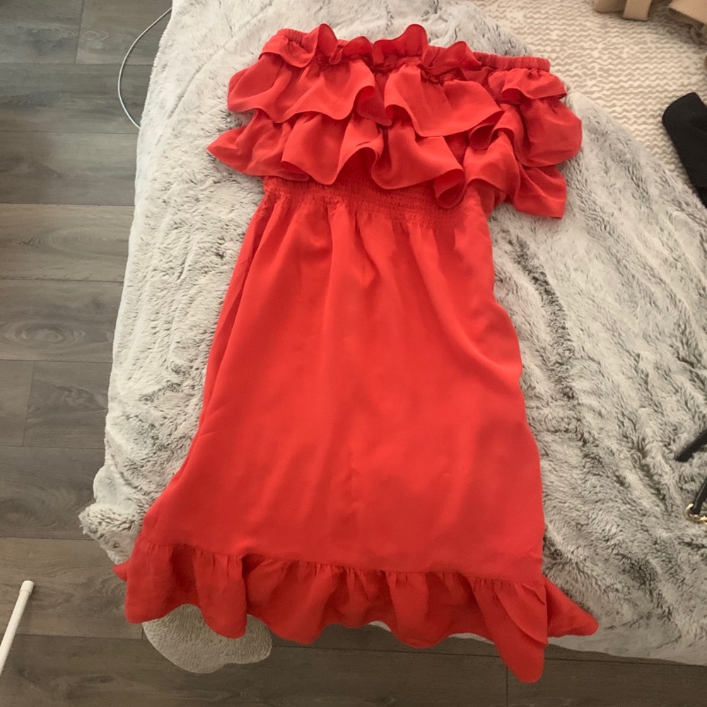 SOLD Rebecca Taylor red chiffon strapless dress 👗